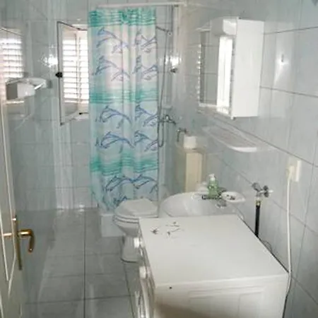 2 Bedrooms With Wifi At Apartman *